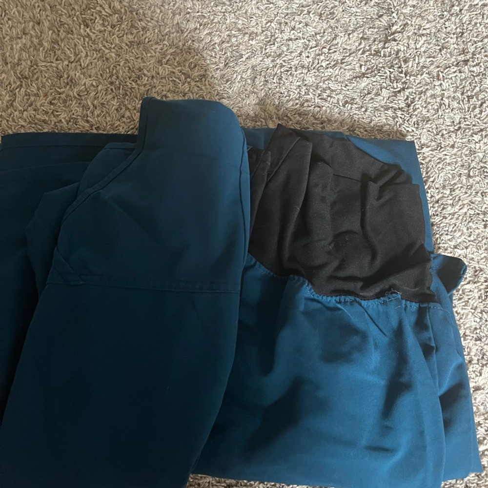 Ave maternity scrub set MEDIUM ❤️ great condition!